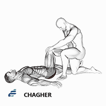 کشش glutes خوابیده با کمک‌دار
